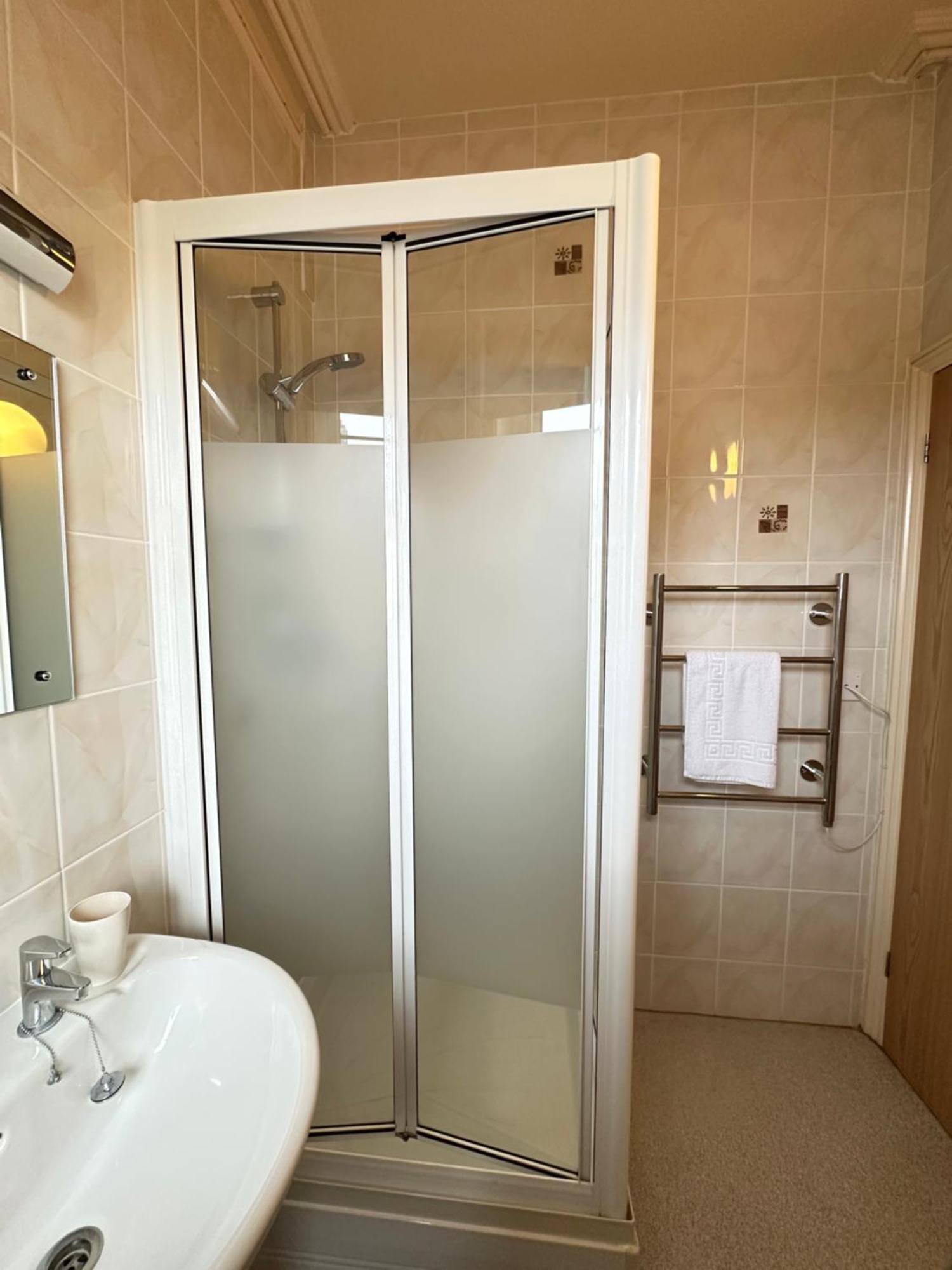Отель Devonia Express Истбурн Номер фото